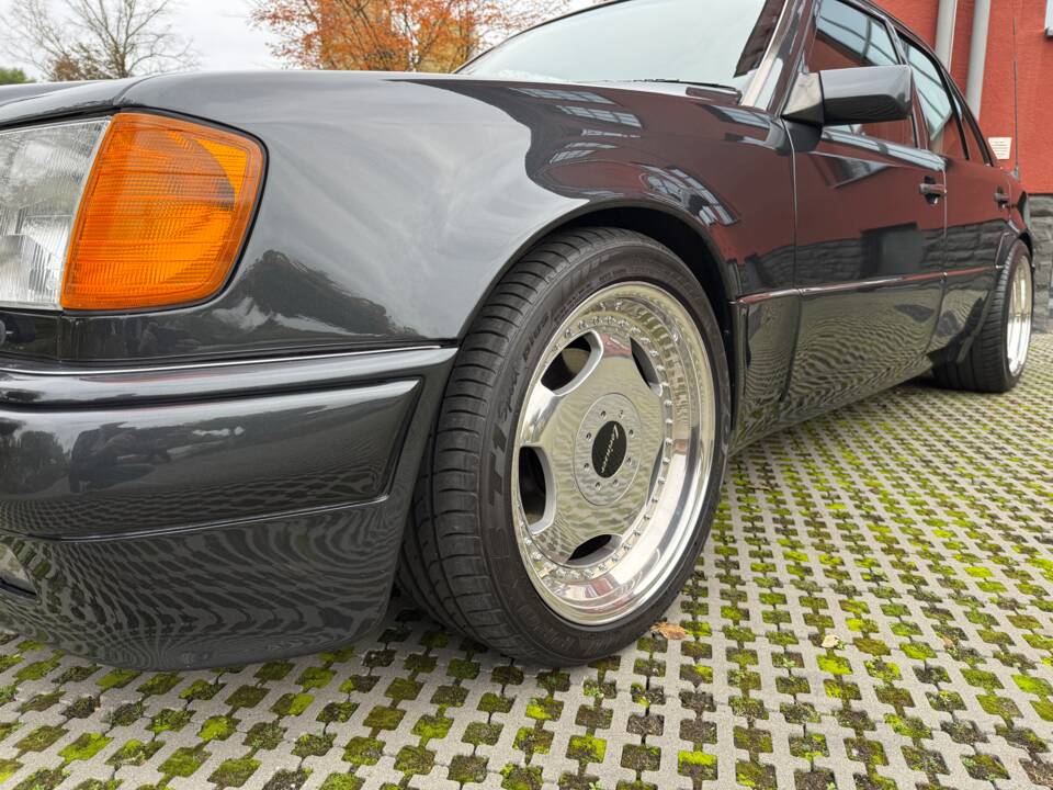 Bild 3/27 von Mercedes-Benz 500 E (1992)