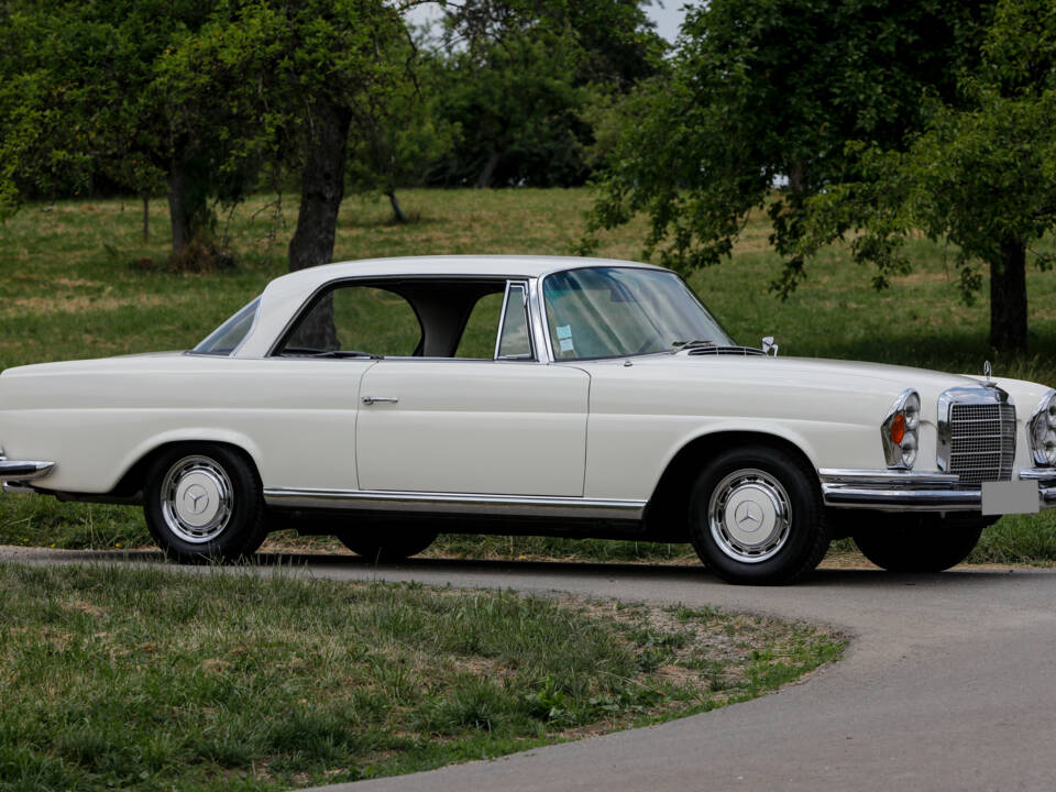 Image 41/50 of Mercedes-Benz 280 SE 3,5 (1970)