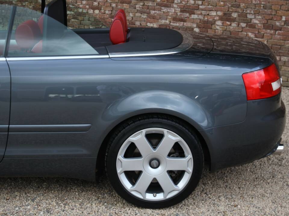 Image 25/50 de Audi S4 (2004)