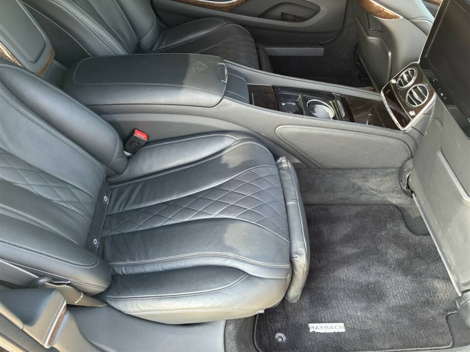 Bild 31/43 von Mercedes-Benz Maybach S 500 (2015)