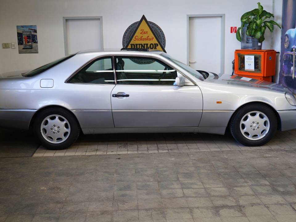 Bild 37/38 von Mercedes-Benz S 500 C (1993)