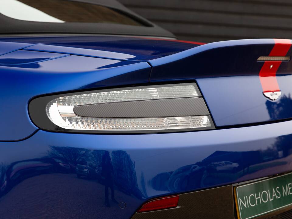 Bild 38/85 von Aston Martin V12 Vantage AMR Roadster (2018)