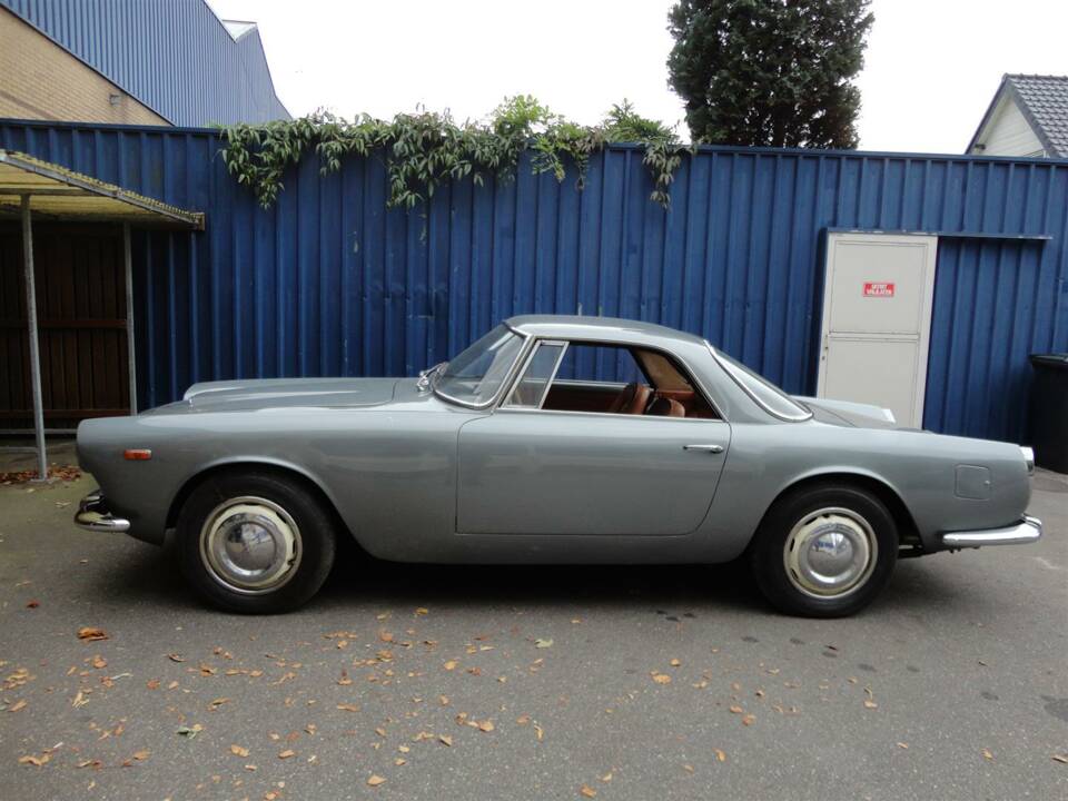 Image 2/50 de Lancia Flaminia GT Touring (1960)