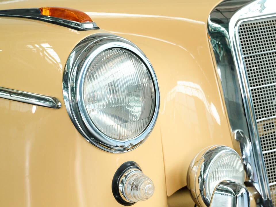 Immagine 25/50 di Mercedes-Benz 220 S Cabriolet (1958)