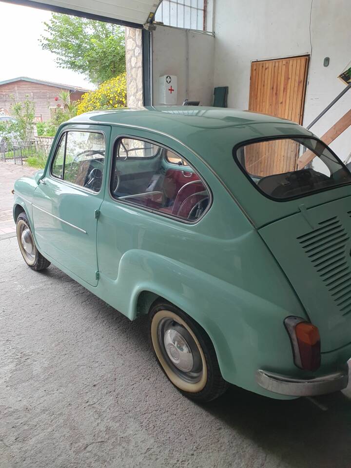 Image 4/8 de FIAT 600 D (1961)