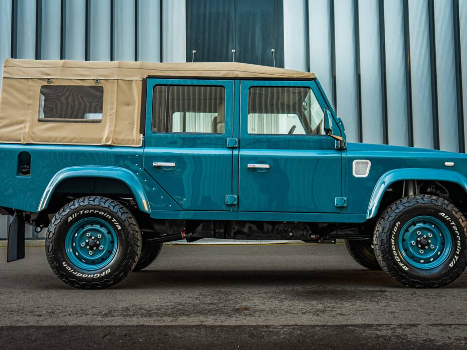 Bild 14/32 von Land Rover Defender 110 300Tdi (1997)