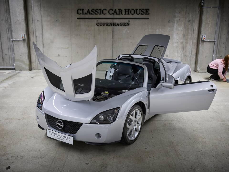 Image 24/81 of Opel Speedster 2.0 Turbo (2003)