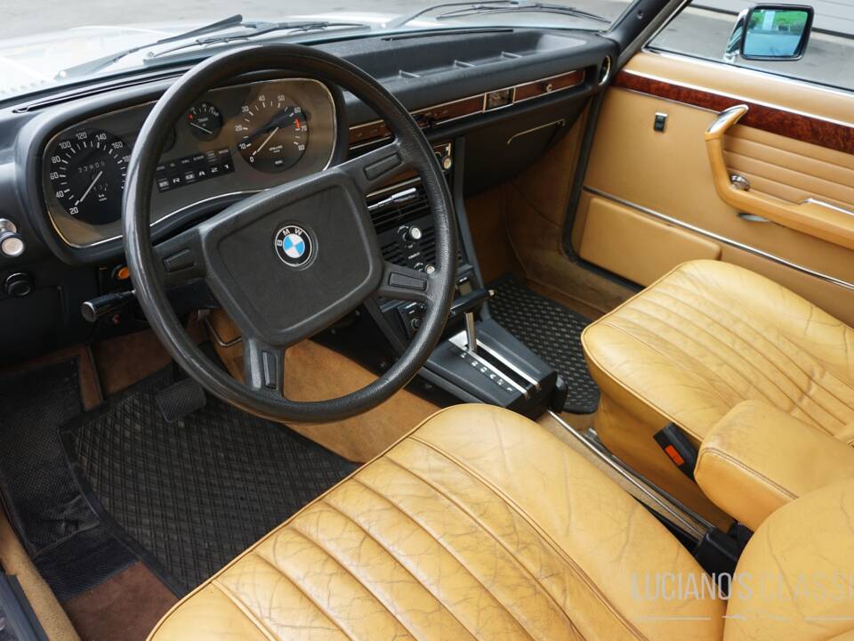 Imagen 43/76 de BMW 3,3 L (1975)