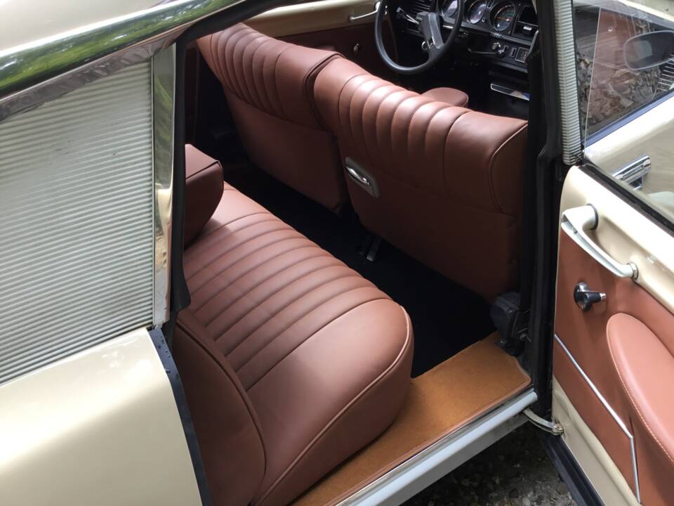 Image 40/82 de Citroën DS 20 (1974)