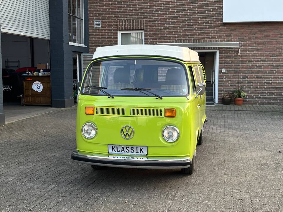 Image 3/57 of Volkswagen T2b Westfalia (1978)