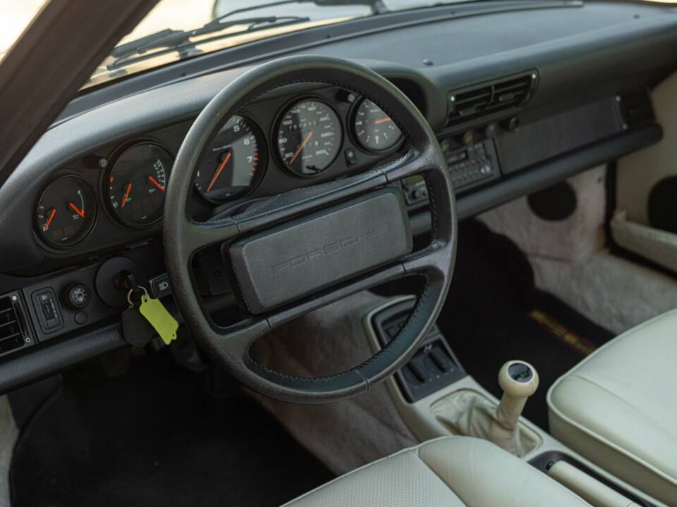 Immagine 48/50 di Porsche 911 Carrera 4 (1990)
