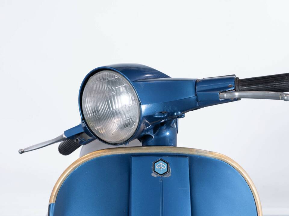 Image 24/37 de Piaggio Vespa PX 200 E (1984)