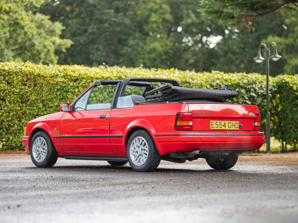 Immagine 3/50 di Ford Escort IV XR3i (1987)