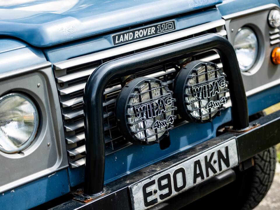 Image 29/50 of Land Rover 110 (1988)