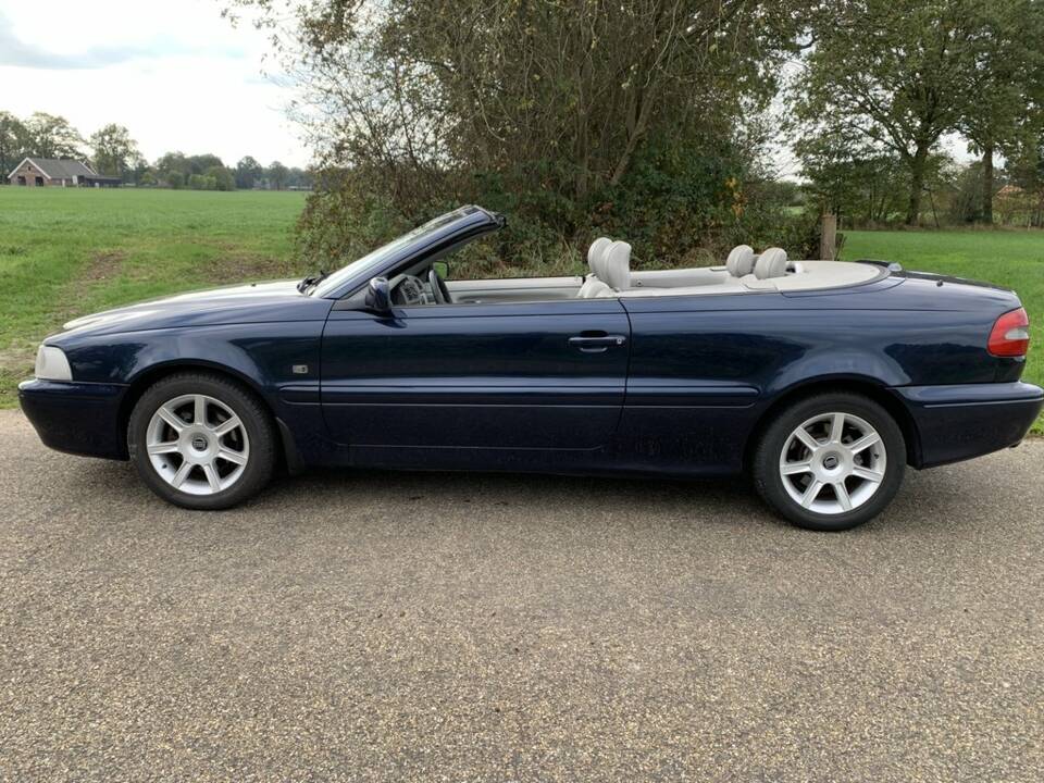 Imagen 7/8 de Volvo C70 2.4 T (2001)