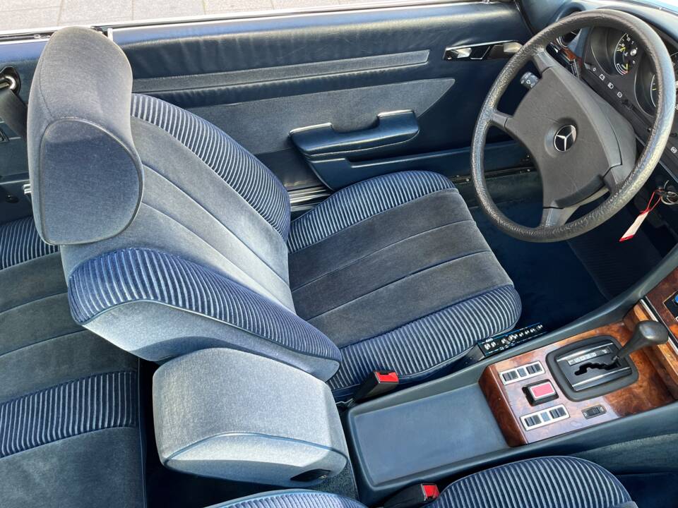 Bild 19/99 von Mercedes-Benz 500 SLC (1981)