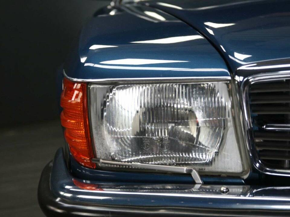 Image 24/30 of Mercedes-Benz 300 SL (1986)