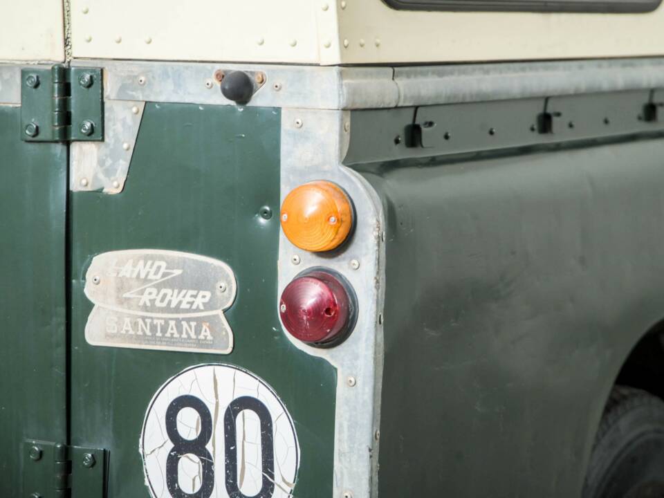Image 30/50 of Land Rover 109 (1978)