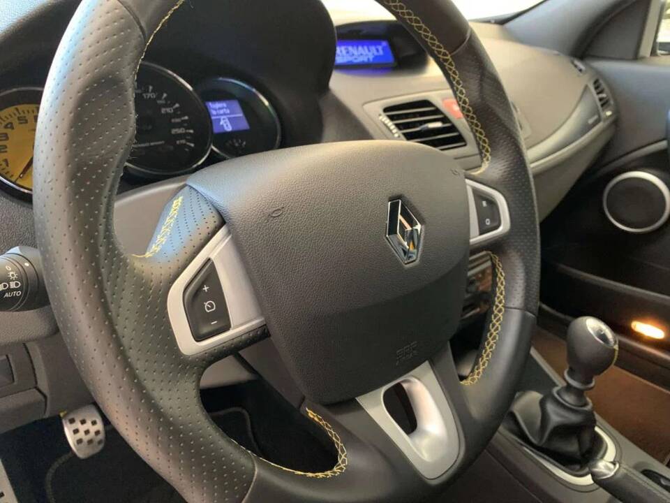 Immagine 30/43 di Renault Mégane RS (2011)