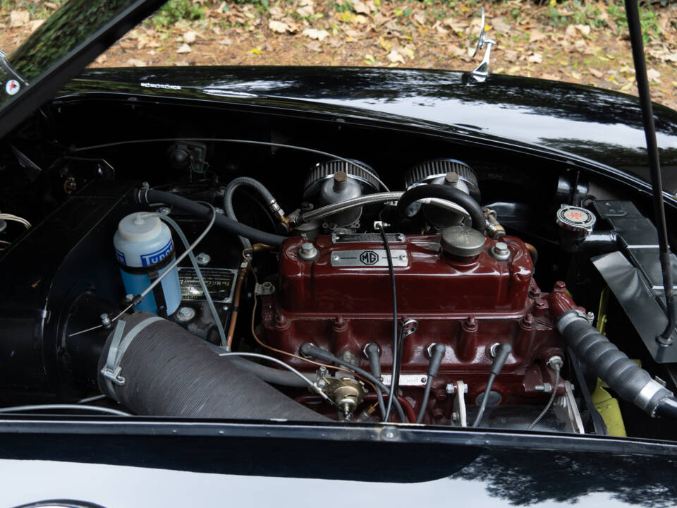 Image 13/16 of MG MGA 1600 (1959)