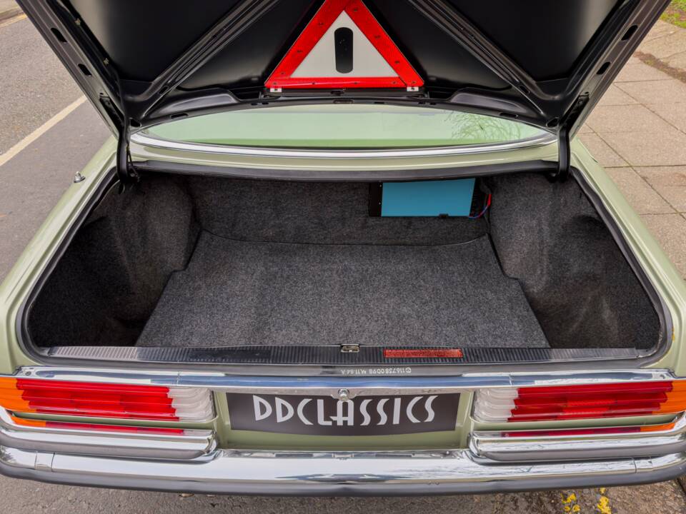 Image 25/26 of Mercedes-Benz 450 SEL 6,9 (1979)