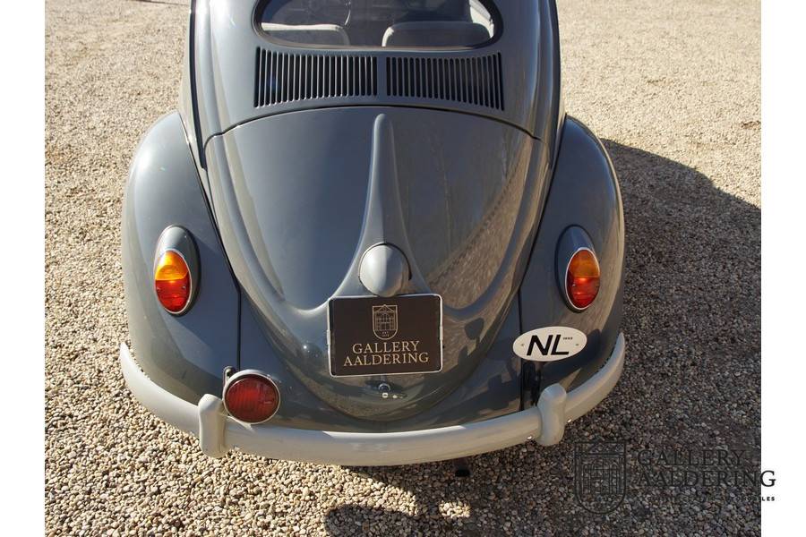 Immagine 43/50 di Volkswagen Beetle 1200 Standard &quot;Oval&quot; (1955)