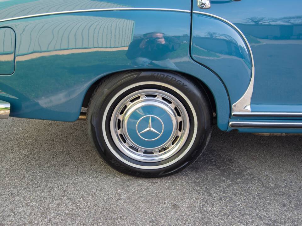 Bild 30/31 von Mercedes-Benz 220 a (1955)