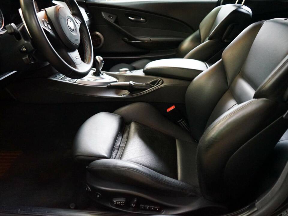 Bild 24/34 von BMW M6 (2008)