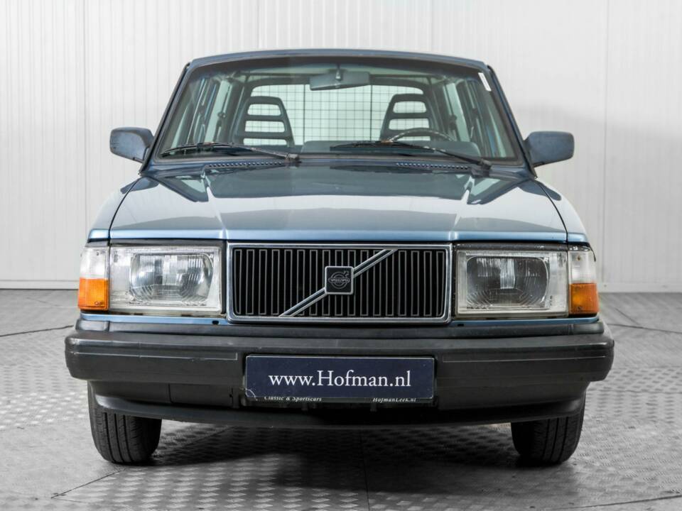 Image 14/50 de Volvo 240 Turbo (1983)
