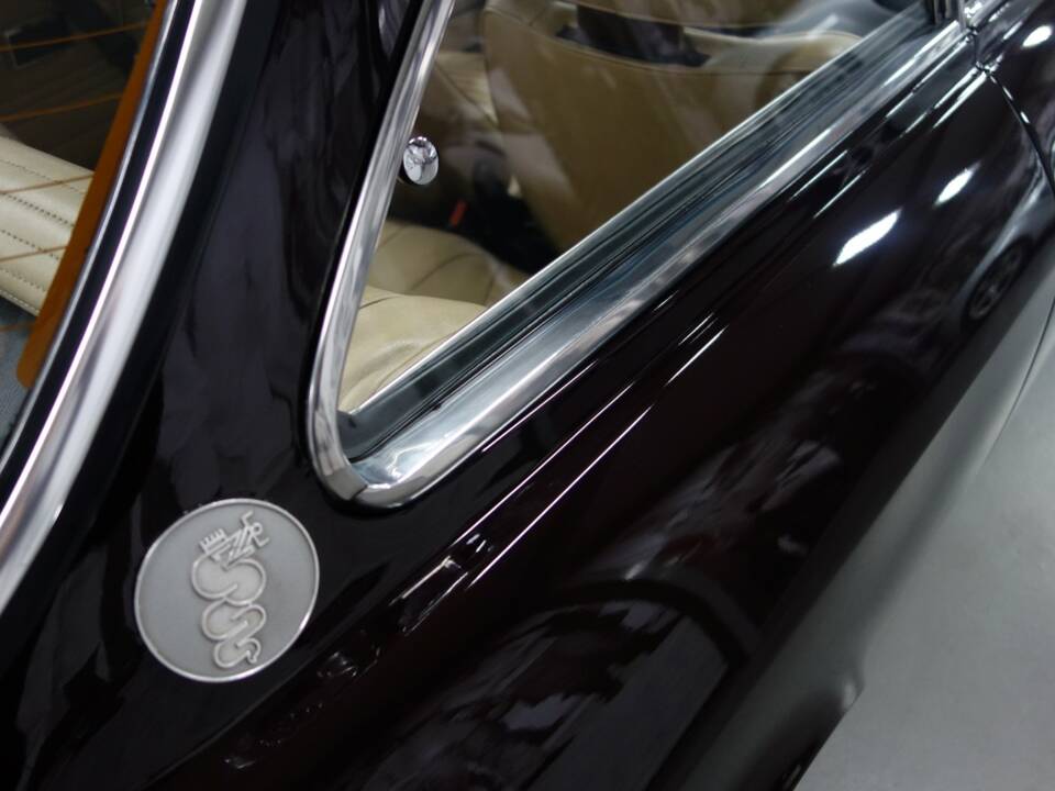 Bild 28/60 von Alfa Romeo Giulia GT 1300 Junior (1975)