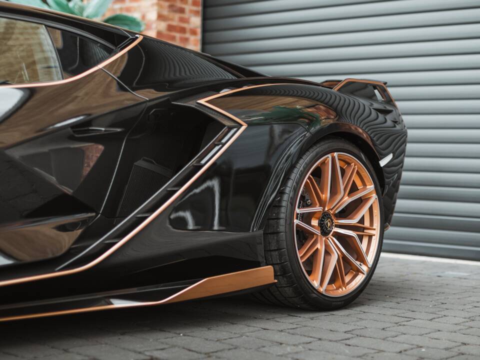 Image 30/68 of Lamborghini Sián FKP 37 (2021)