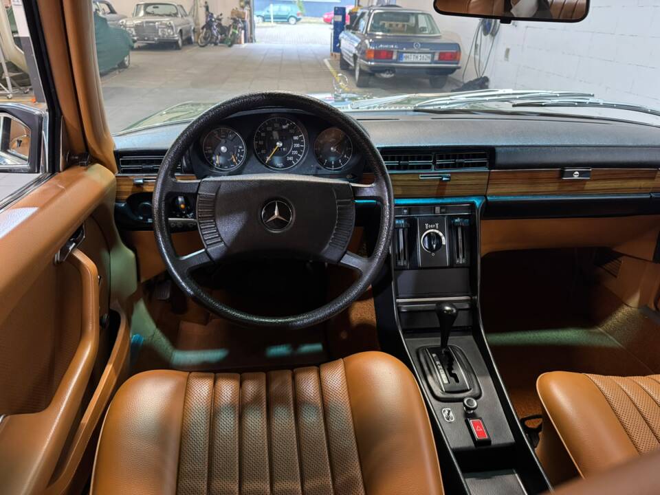 Bild 17/30 von Mercedes-Benz 280 S (1973)