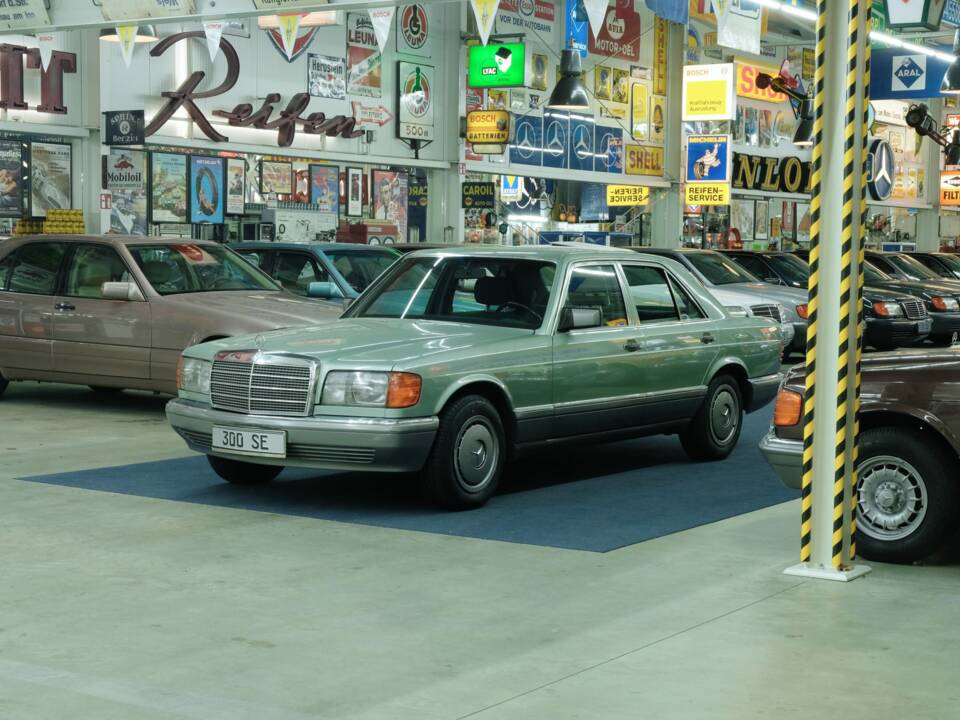 Bild 1/50 von Mercedes-Benz 300 SE (1986)