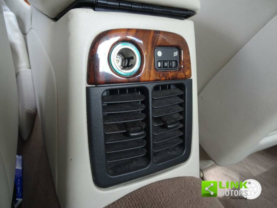 Imagen 12/24 de Jaguar XJ 8 Executive (1999)