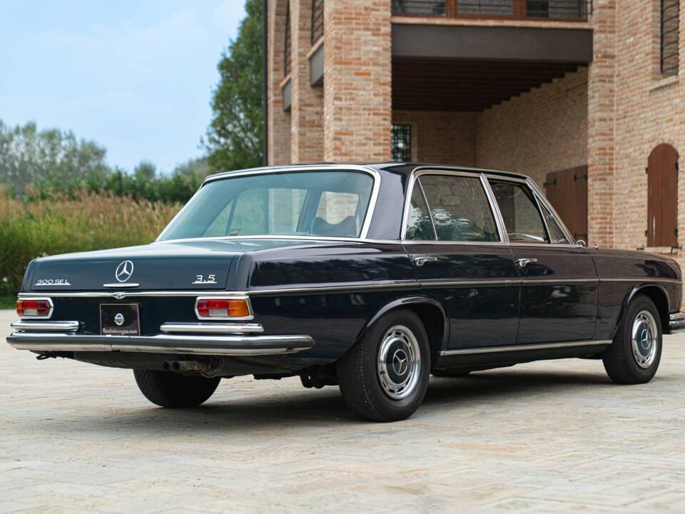 Image 7/50 of Mercedes-Benz 300 SEL 3.5 (1973)