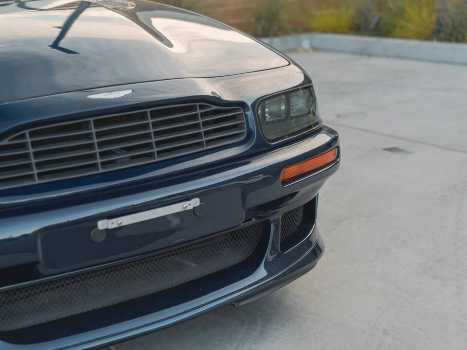 Image 20/67 of Aston Martin V8 Vantage V550 (1996)