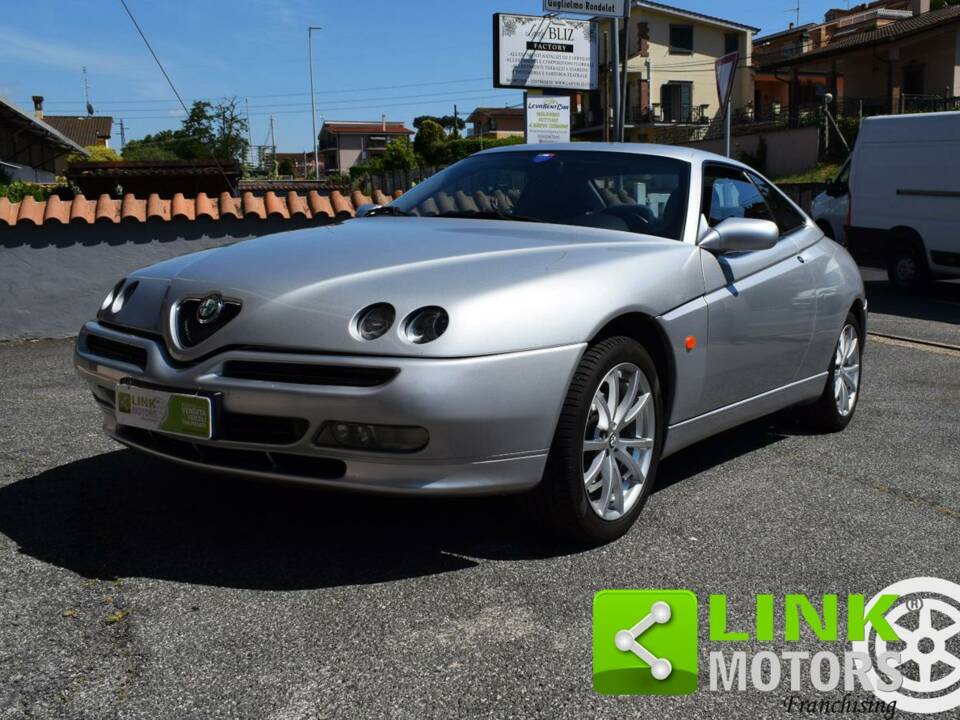 Image 2/10 de Alfa Romeo GTV 1.8 Twin Spark (2000)