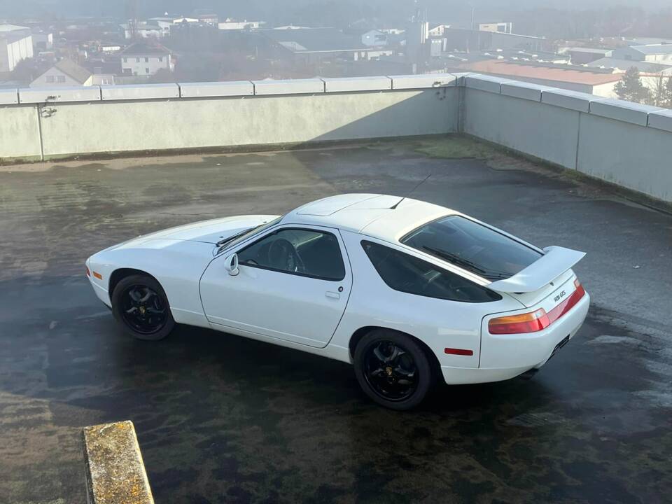 Image 4/15 of Porsche 928 GTS (1995)