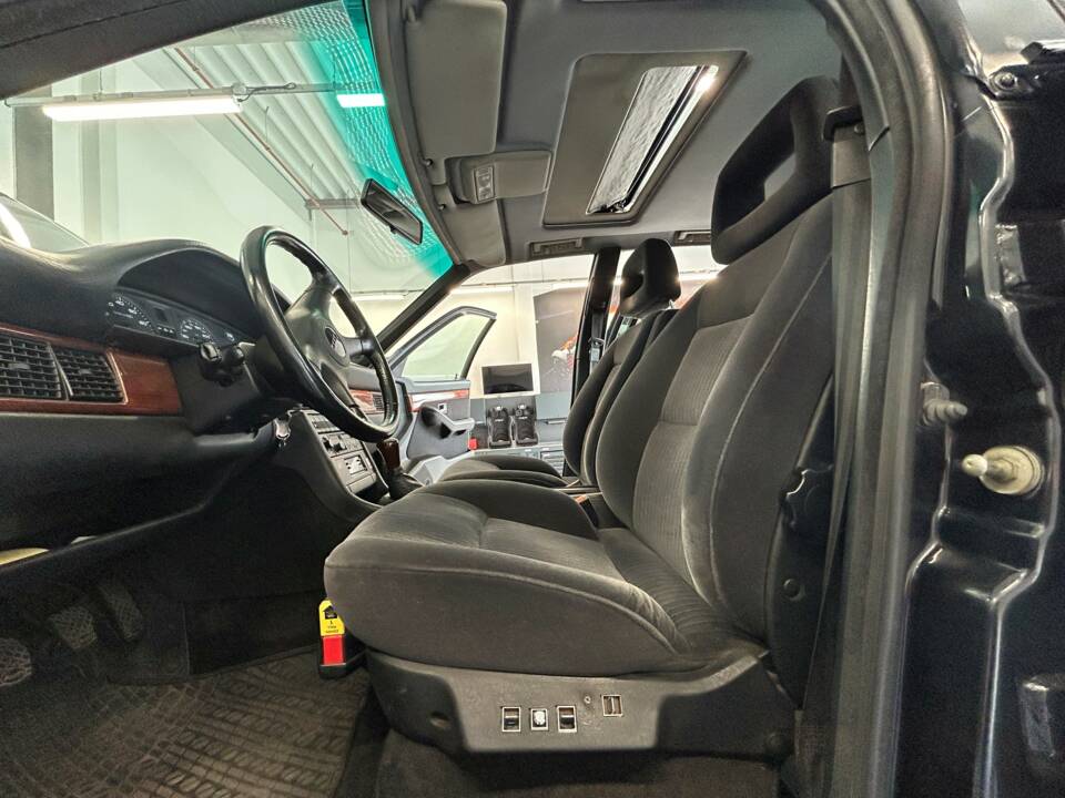 Immagine 26/44 di Audi 200 - 2.2 20V Turbo quattro (1990)