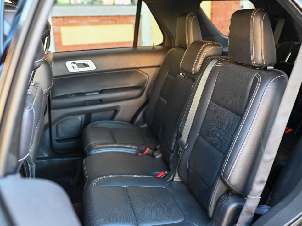 Immagine 15/18 di Ford Explorer 3.5 EcoBoost (2015)