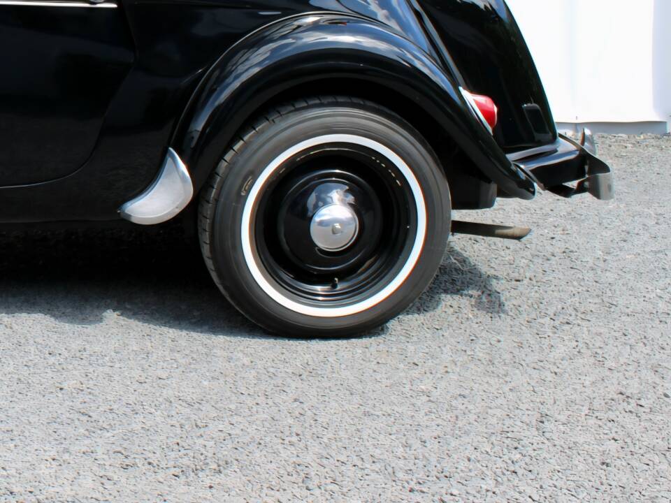 Image 20/50 of Citroën Traction Avant 11 Familiale (1955)