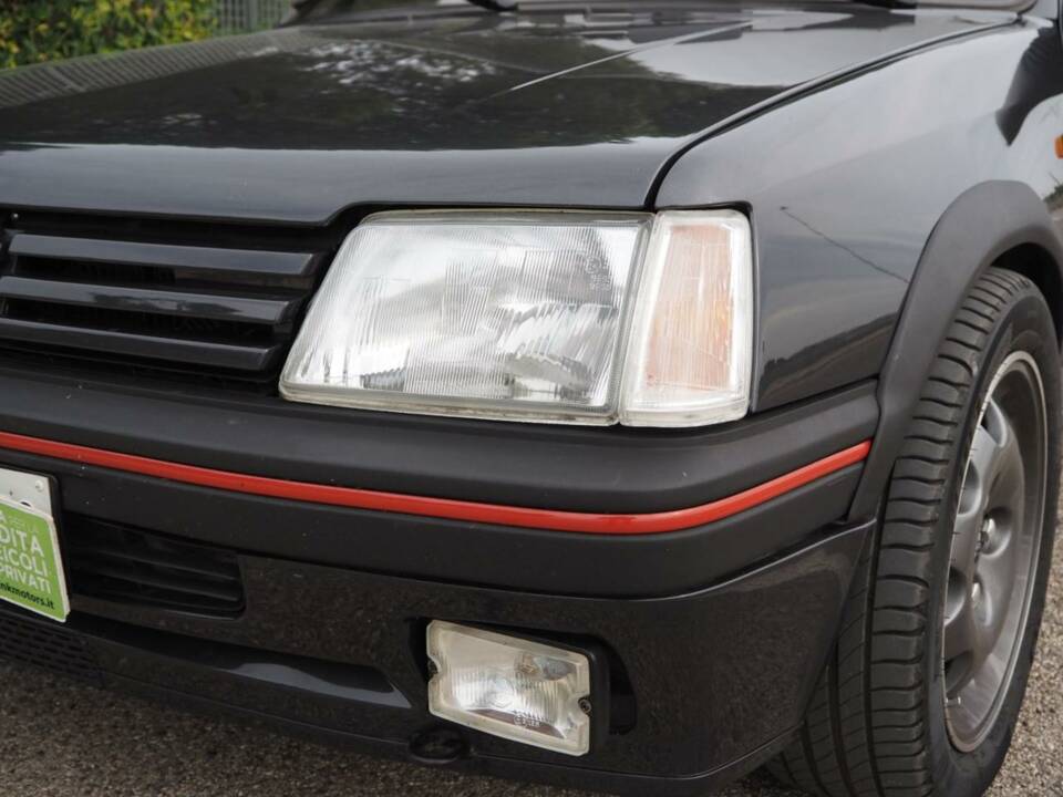 Imagen 25/50 de Peugeot 205 GTi 1.9 (1988)