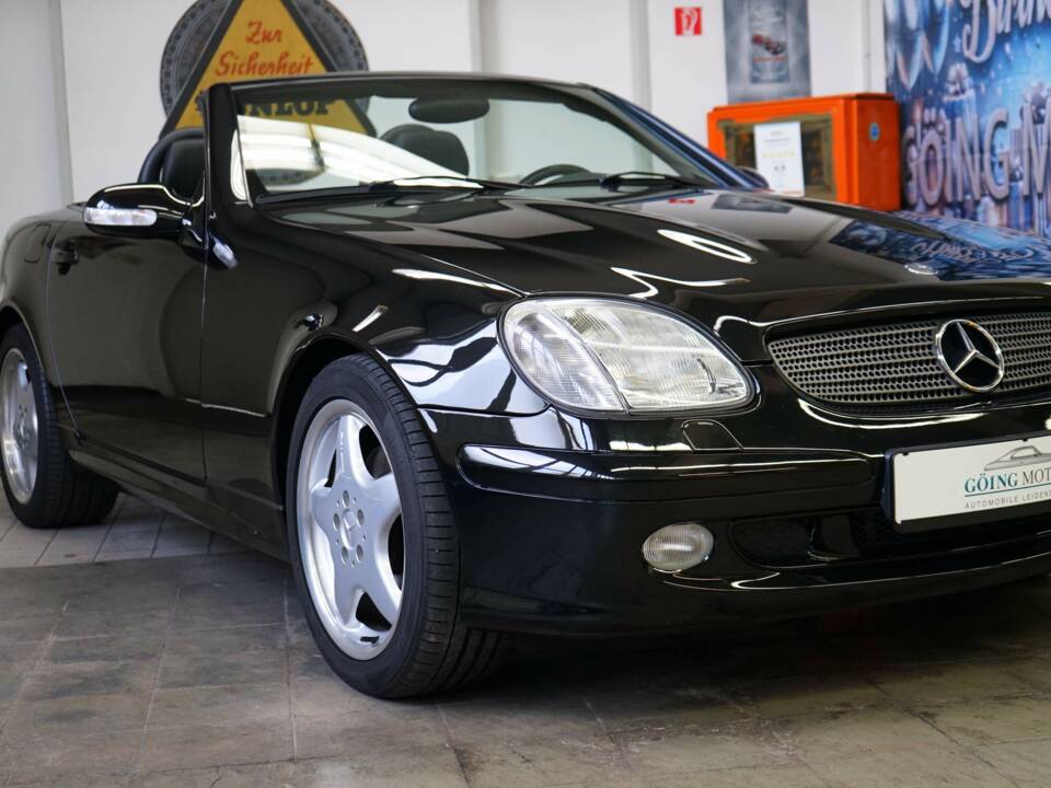 Image 3/33 de Mercedes-Benz SLK 320 (2000)