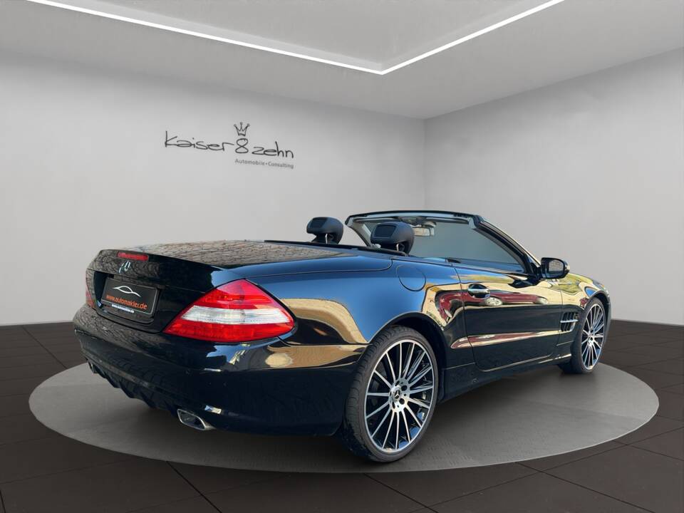 Bild 8/21 von Mercedes-Benz SL 350 (2010)