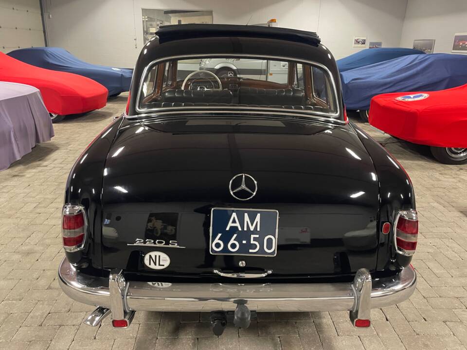 Image 19/24 of Mercedes-Benz 220 S (1958)