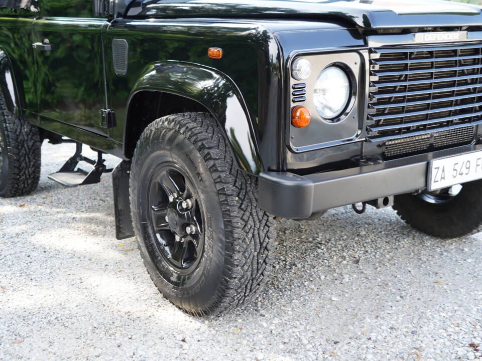 Bild 30/97 von Land Rover Defender 90 Td5 (2000)