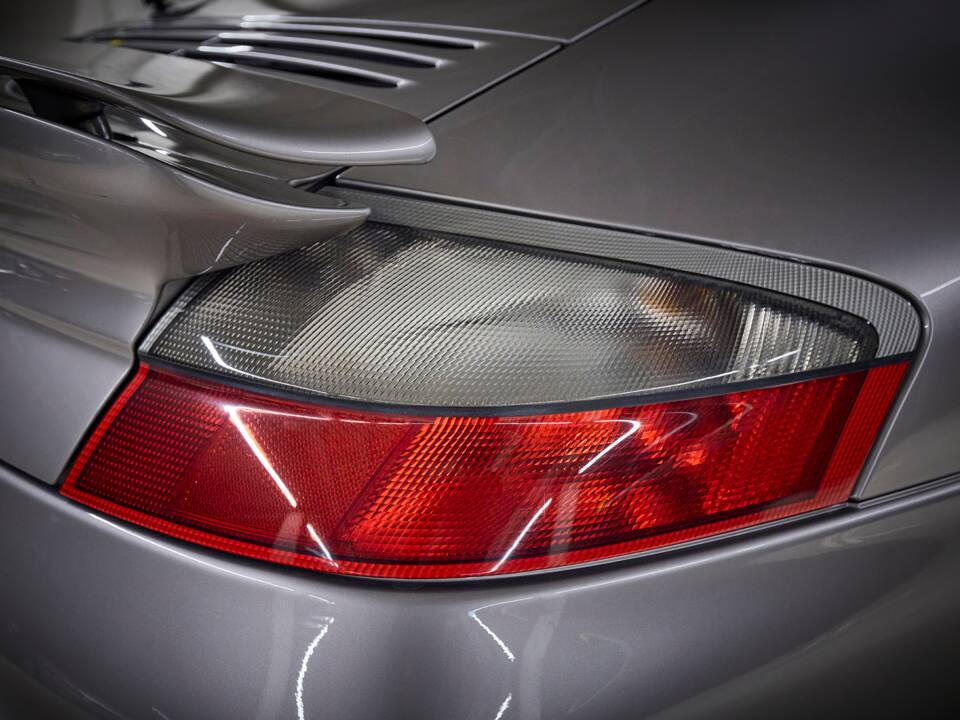 Image 22/98 of Porsche 911 Turbo (2000)