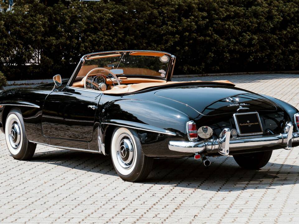 Image 5/42 of Mercedes-Benz 190 SL (1961)