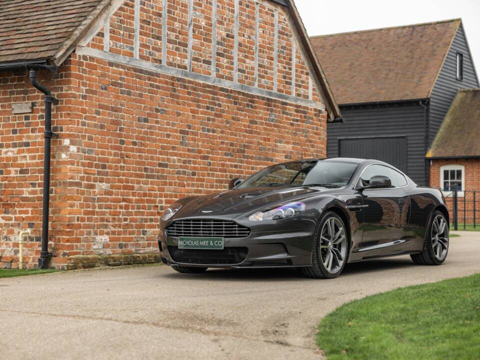 Immagine 49/50 di Aston Martin DBS (2010)