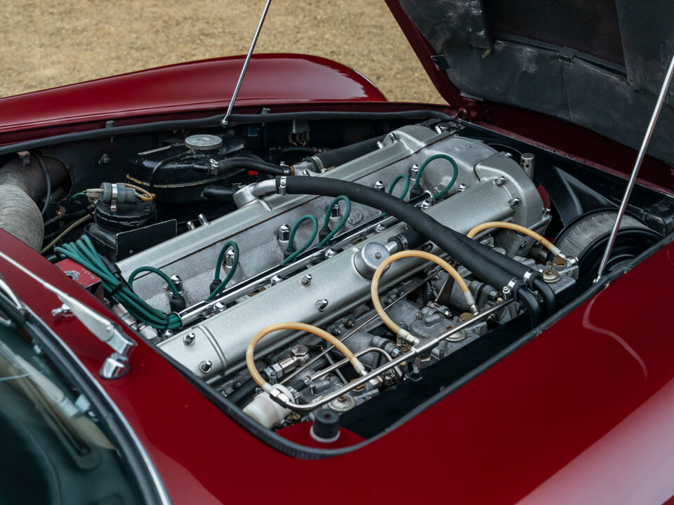 Imagen 26/30 de Aston Martin DB 6 Vantage (1969)